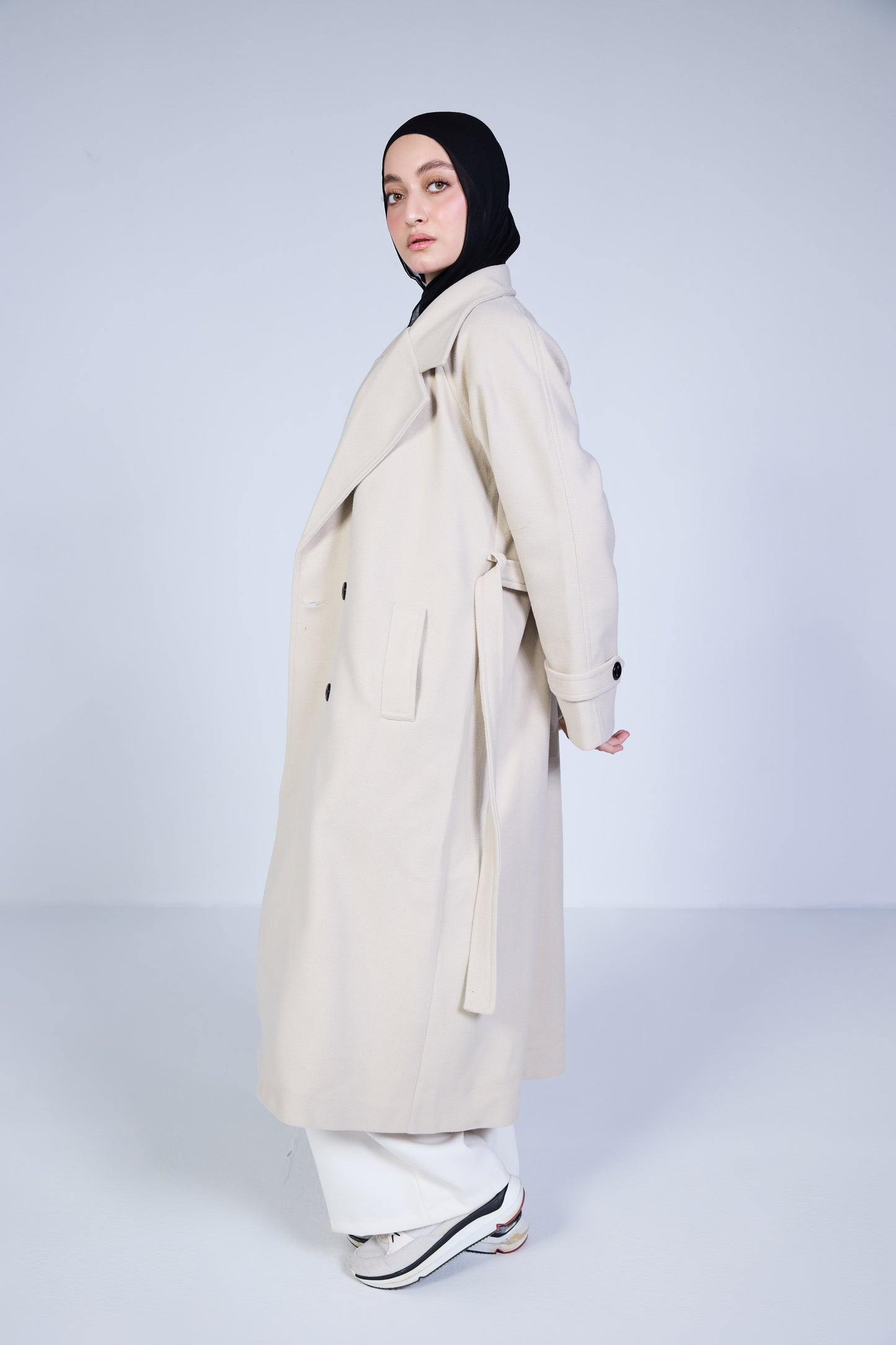 Minimal Wool-Blend Long Coat – Soft Beige