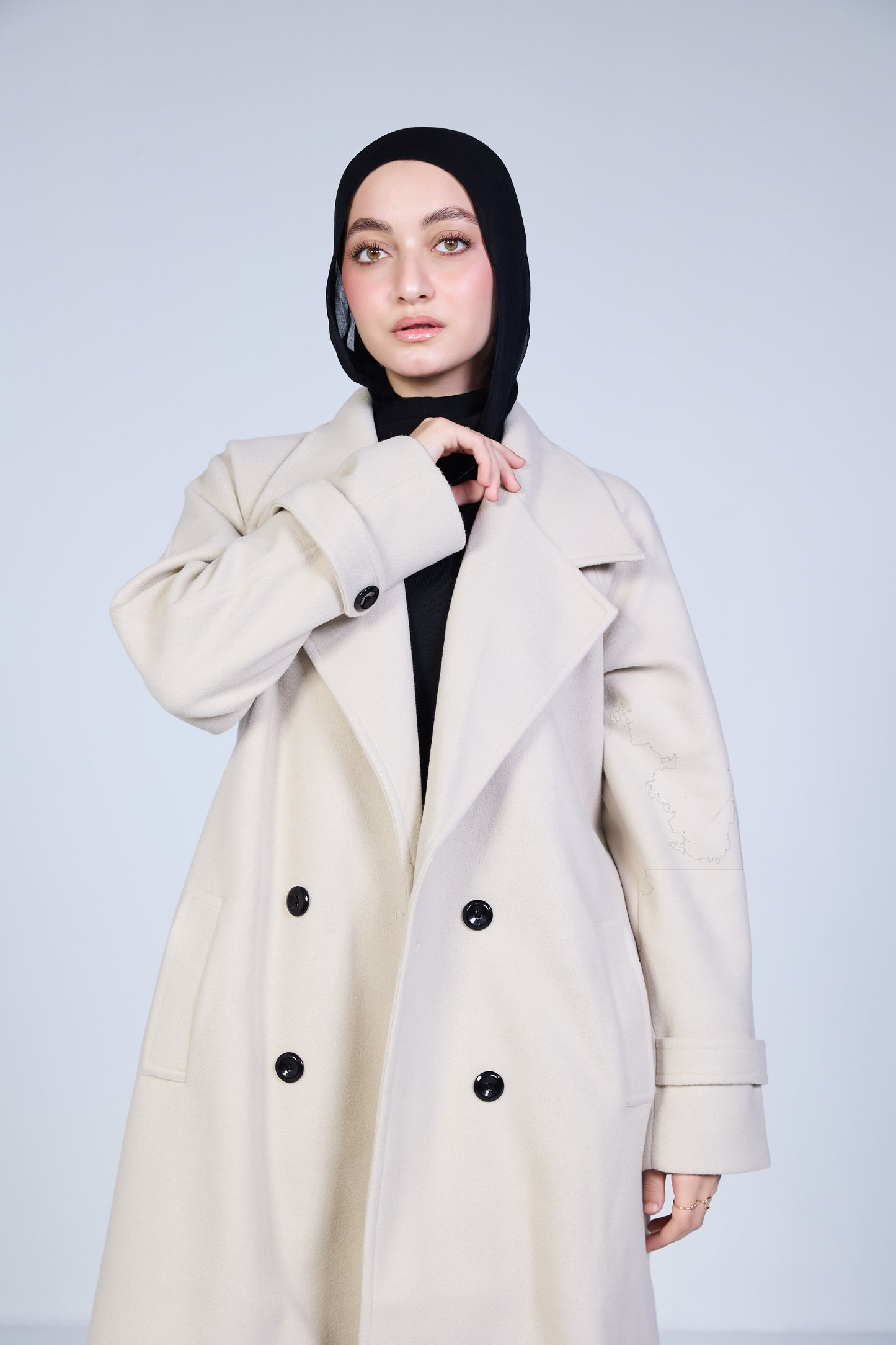 Minimal Wool-Blend Long Coat – Soft Beige