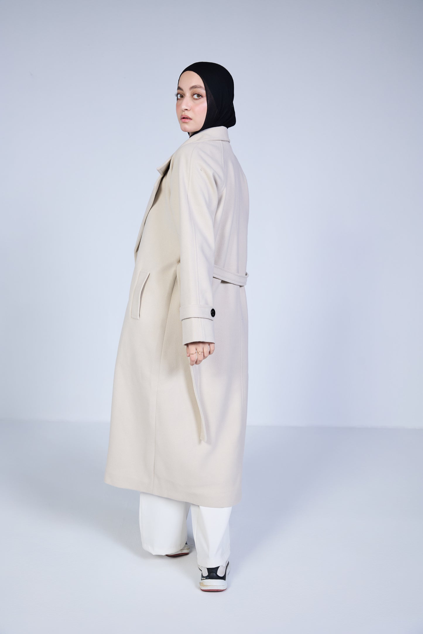 Minimal Wool-Blend Long Coat – Soft Beige